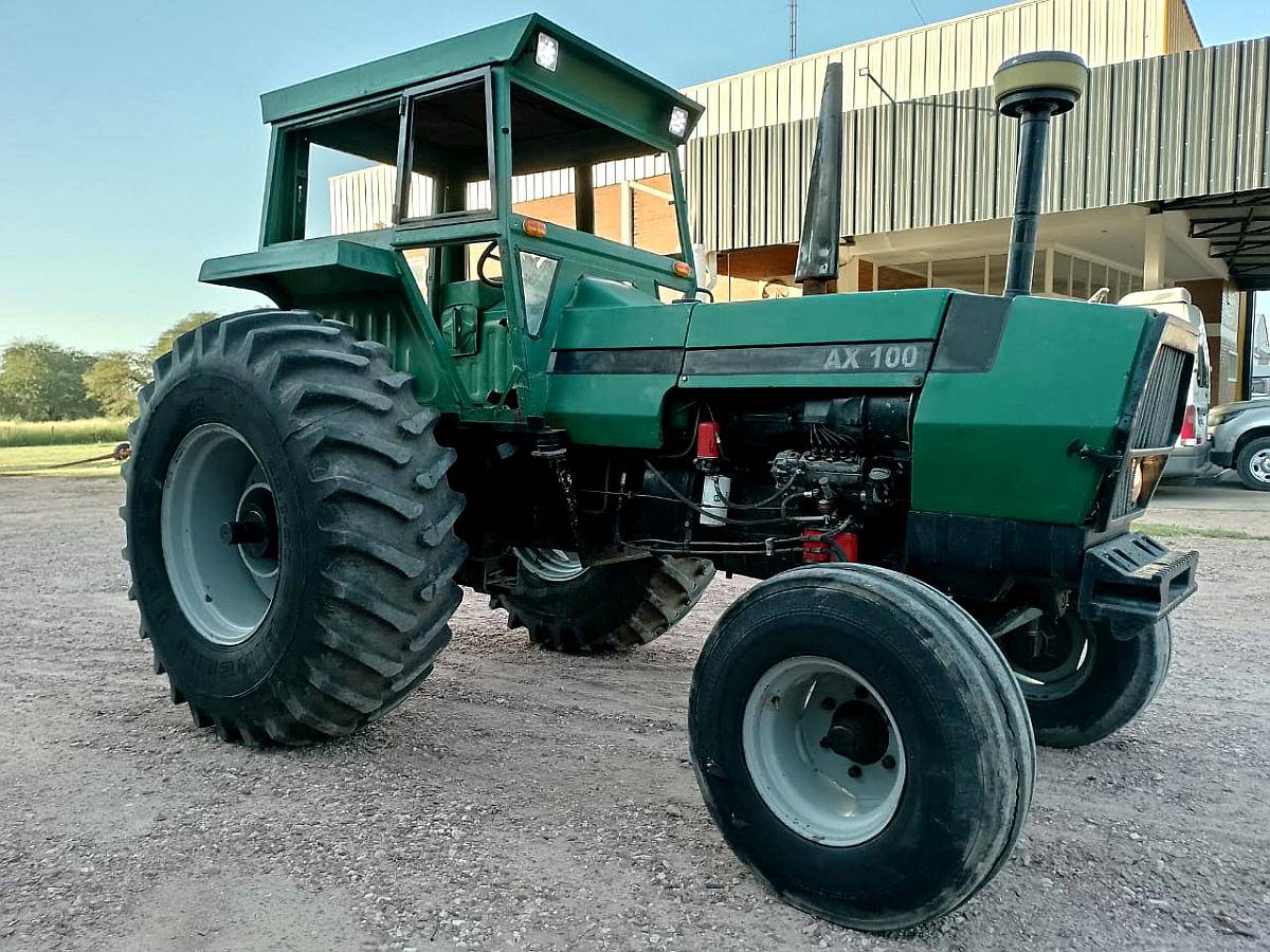 Tractor Deutz Fahr AX100 con 23,1x30