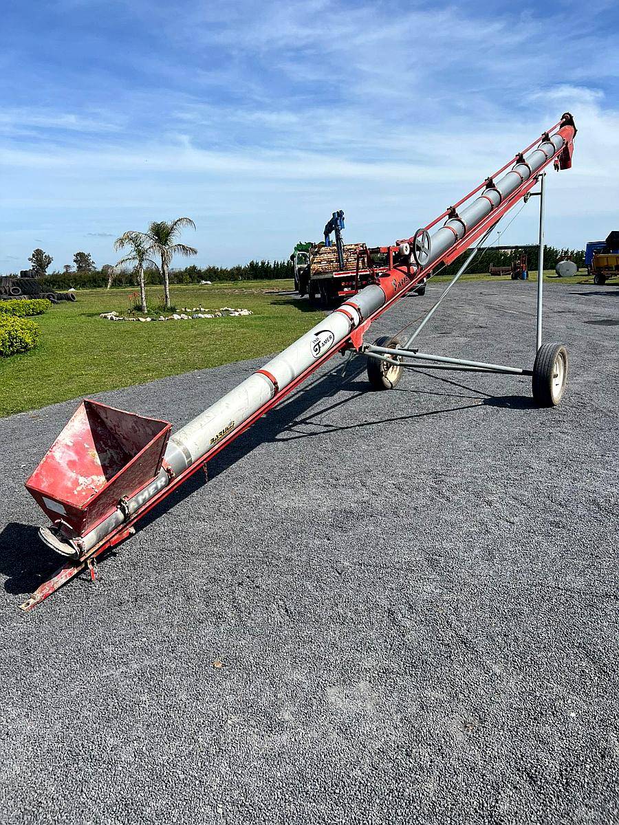 Chimango Famer de 9 X 200 con Motor a Explosión