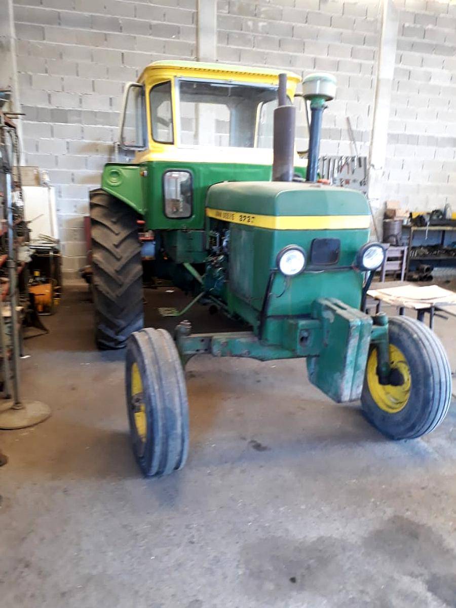 John Deere 2730
