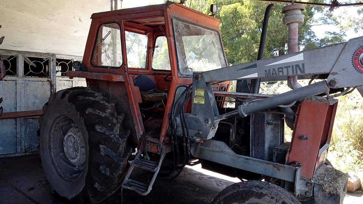 Tractor Fiat 780 con Cargador Frontal