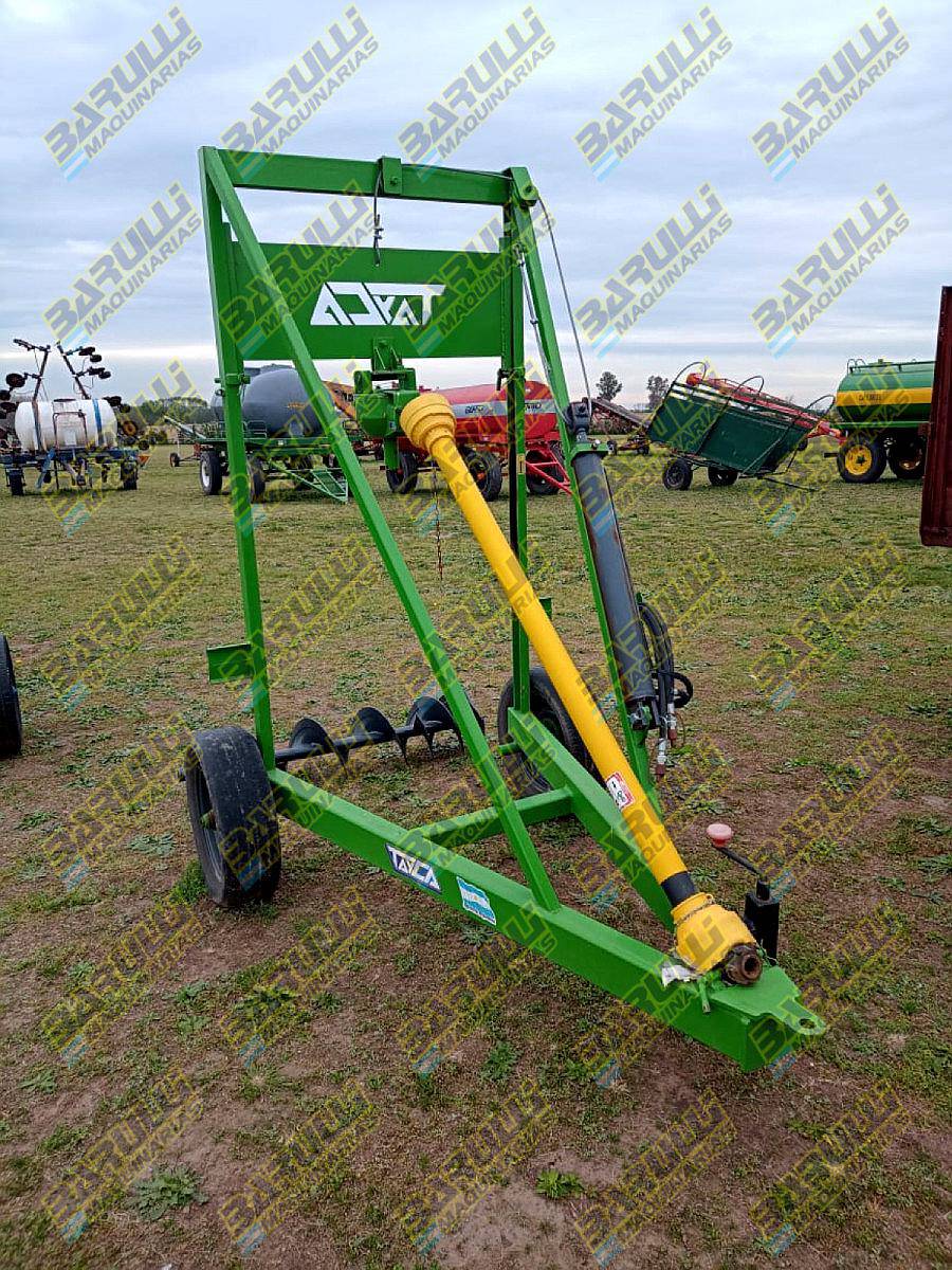 Hoyadora de Arrastre Tayca Hidráulica Nueva