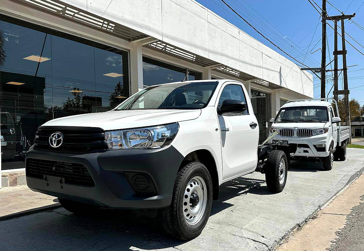 Hilux Cabina Simple 2.4 TDI Chasis 4X4 0km MY2025