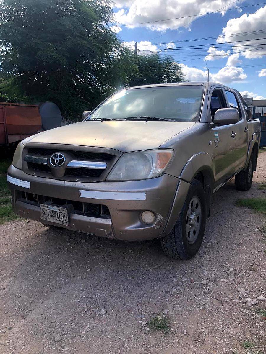 Vendo Toyota Hilux 4X4
