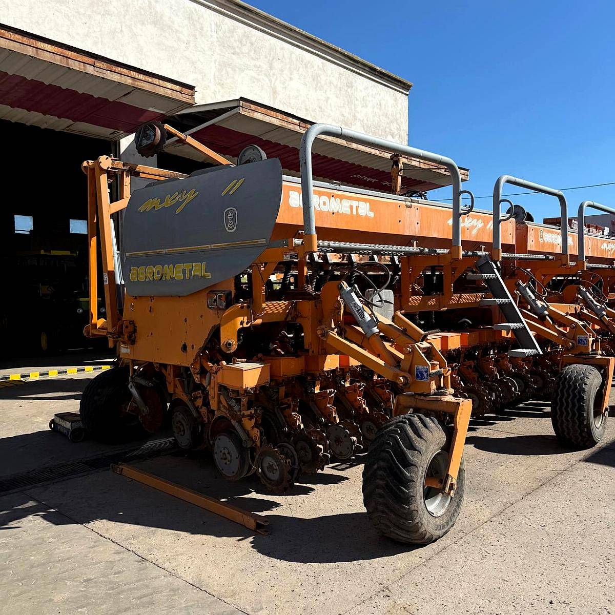 Agrometal MXY2 46a21 con Kit de Grueso Grano Fino Combinada