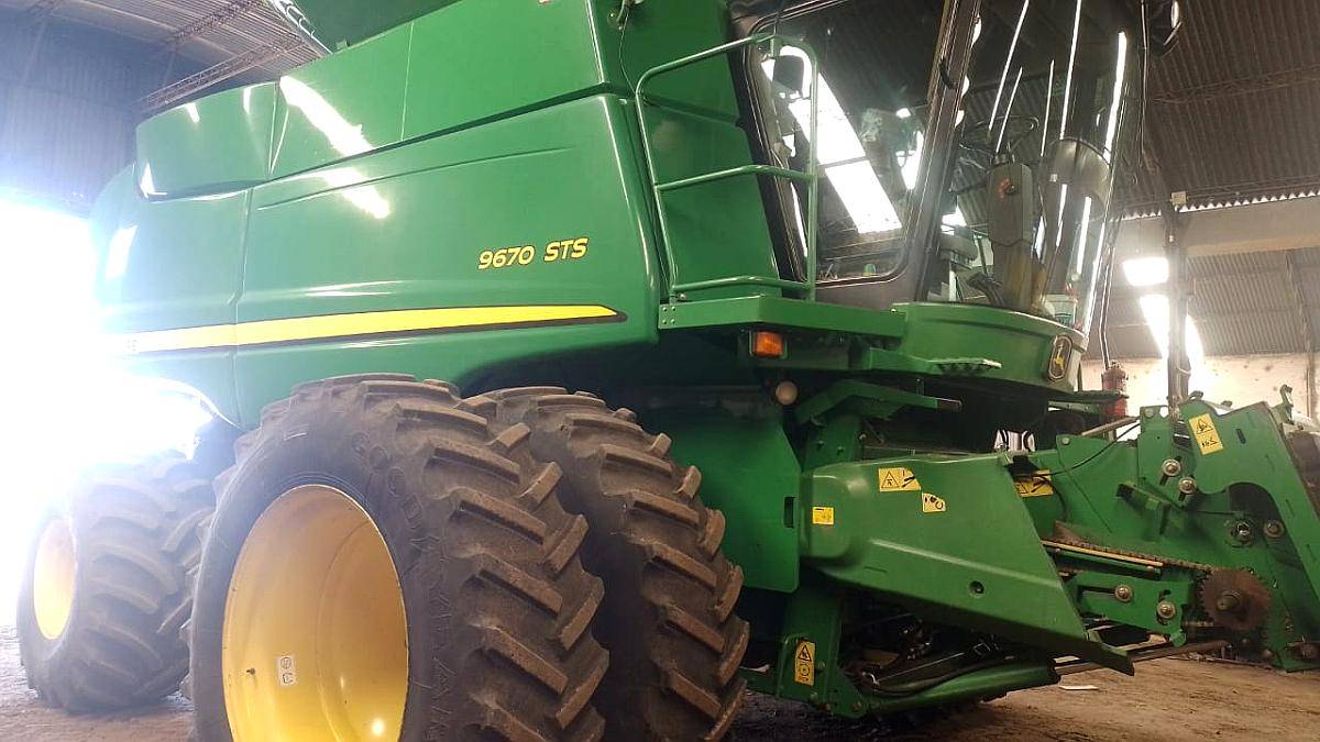 John Deere 9670 Sts-plataforma Draper de 35 Pies-año 2012
