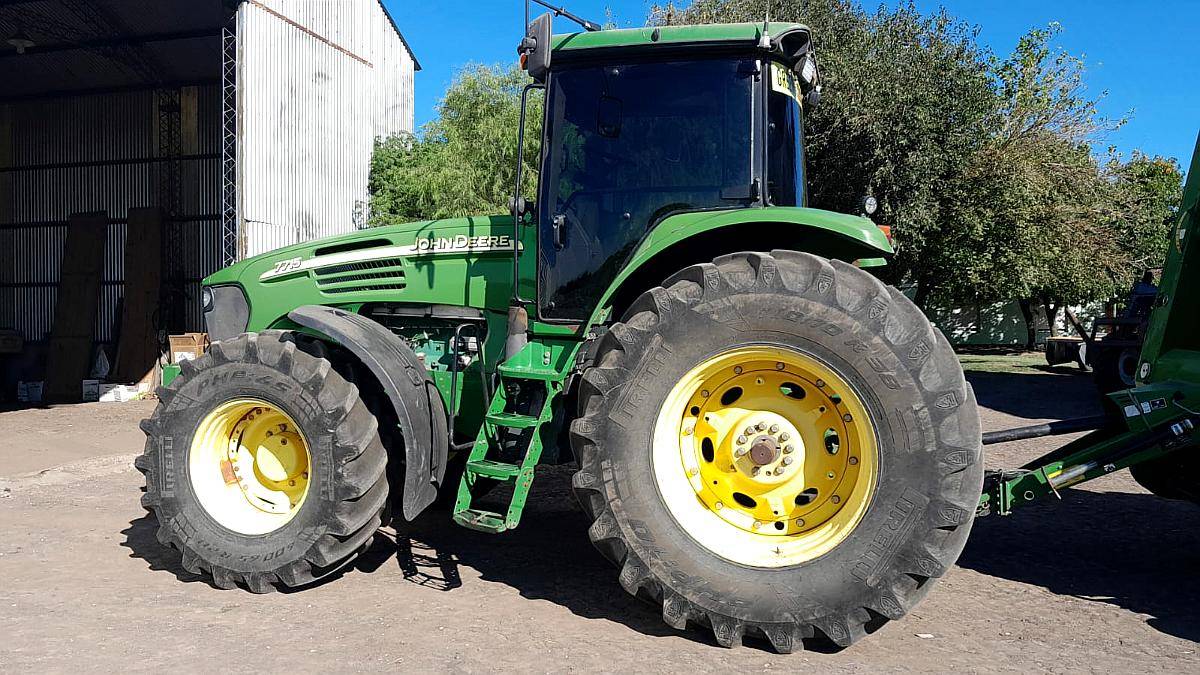 Tractor John Deere 7715