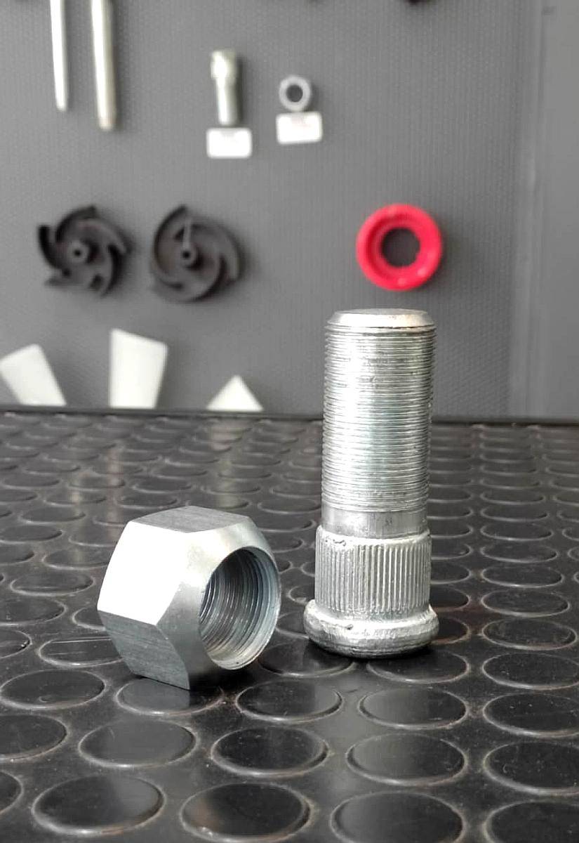 Bulon y Tuerca para Maza de Rueda Pulverizadoras Metalfor