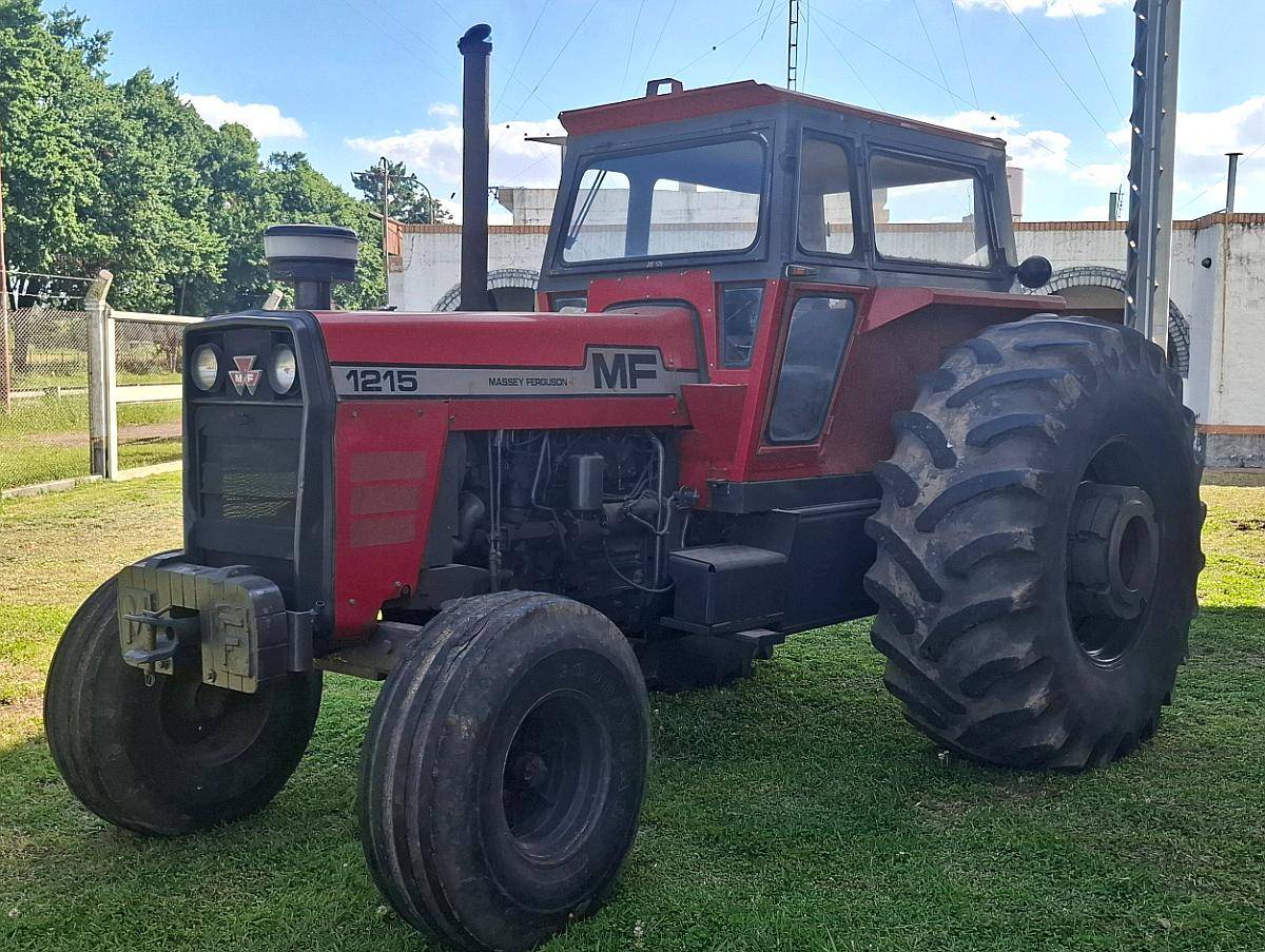 Tractor Massey Ferguson 1215 con Rodados 24-5x32