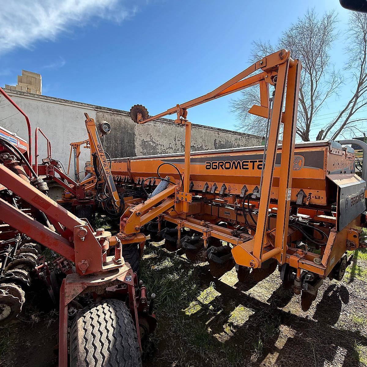 Sembradora Agrometal TX Mega 16 A52 Variable