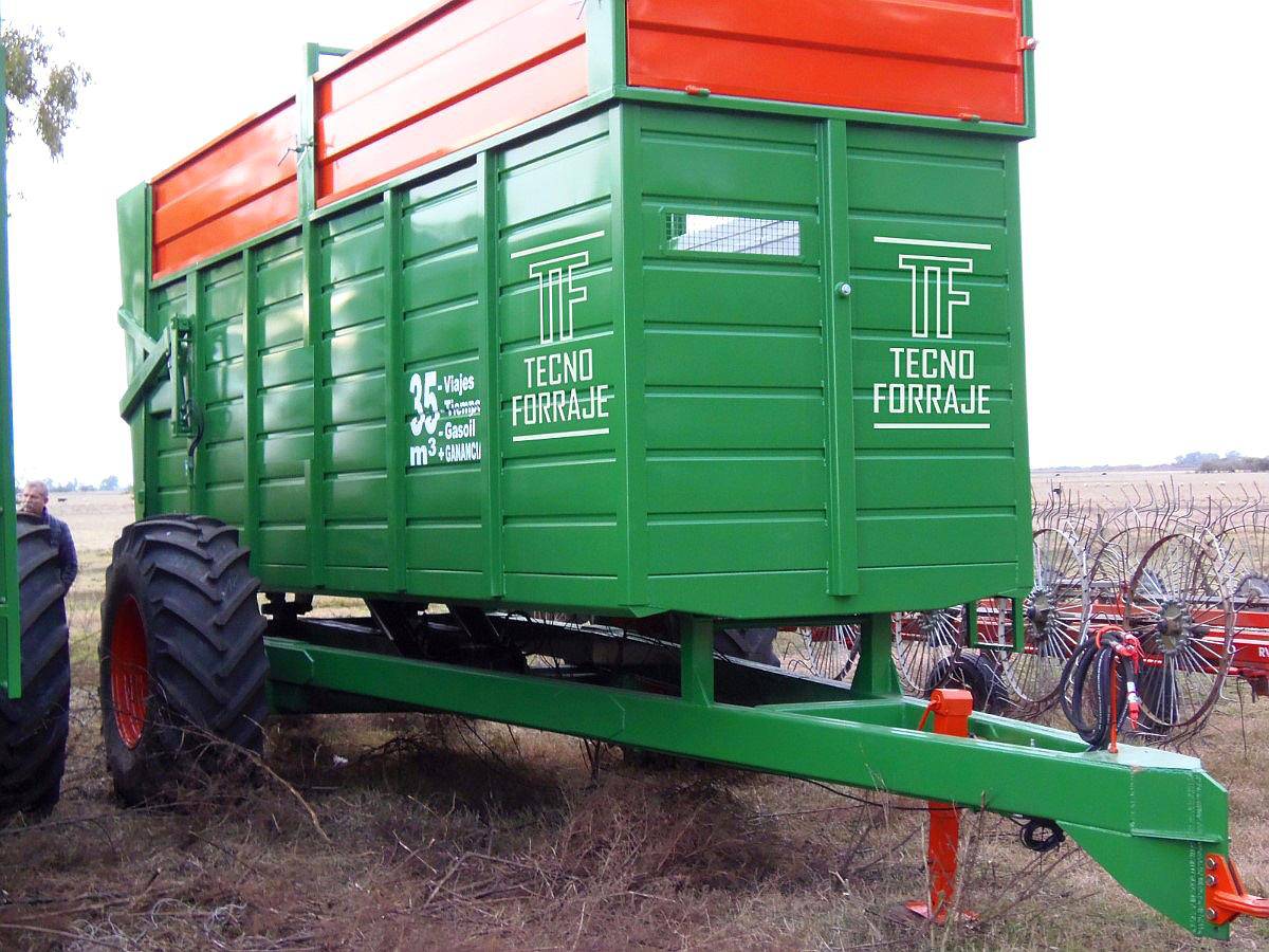 Forrajero Volcador Tecnoforraje de 35m3, Único en SU Tipo