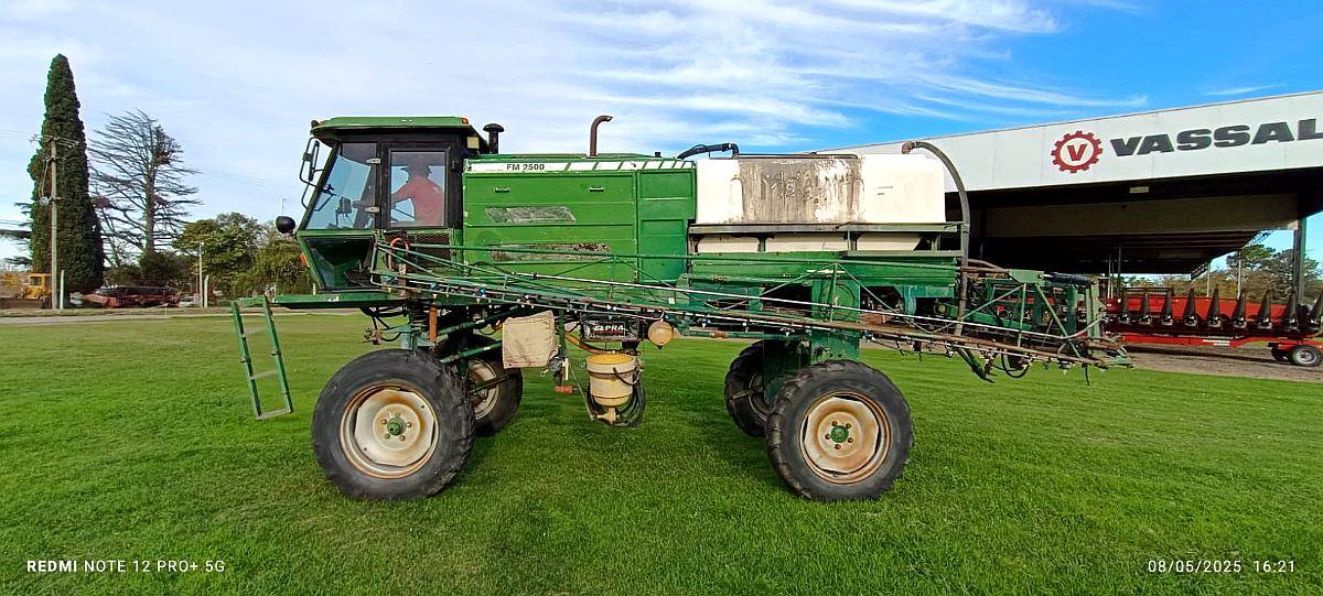 Pulverizador Metalfor 2500 - año 1995 - Usado.