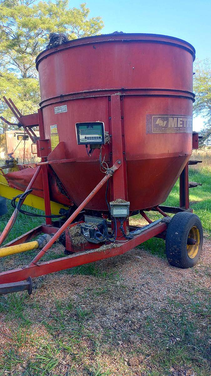 Mixer Vertical Racionador Metfer. 5.5 Mts 3. muy Buen Estado