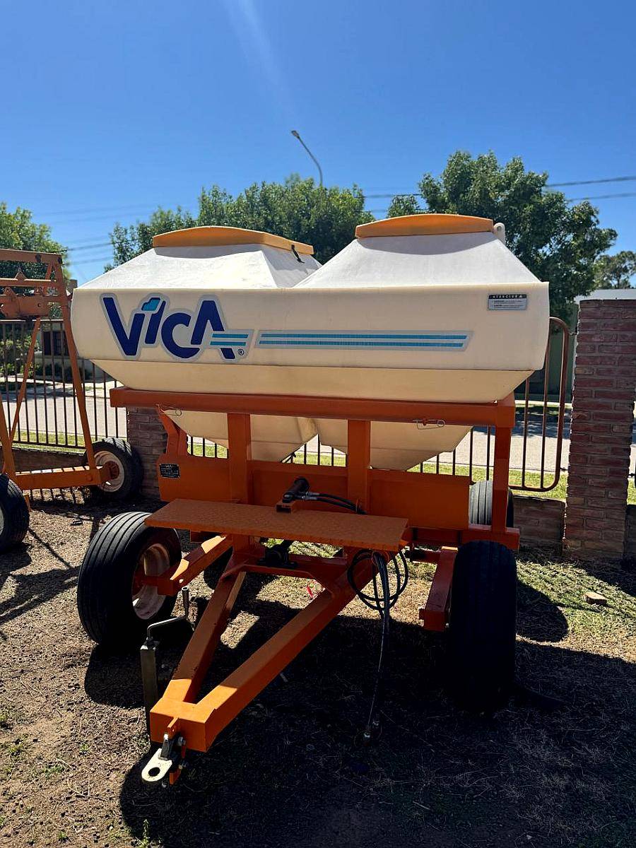 Fertilizadora Vica 3000 de Arrastre