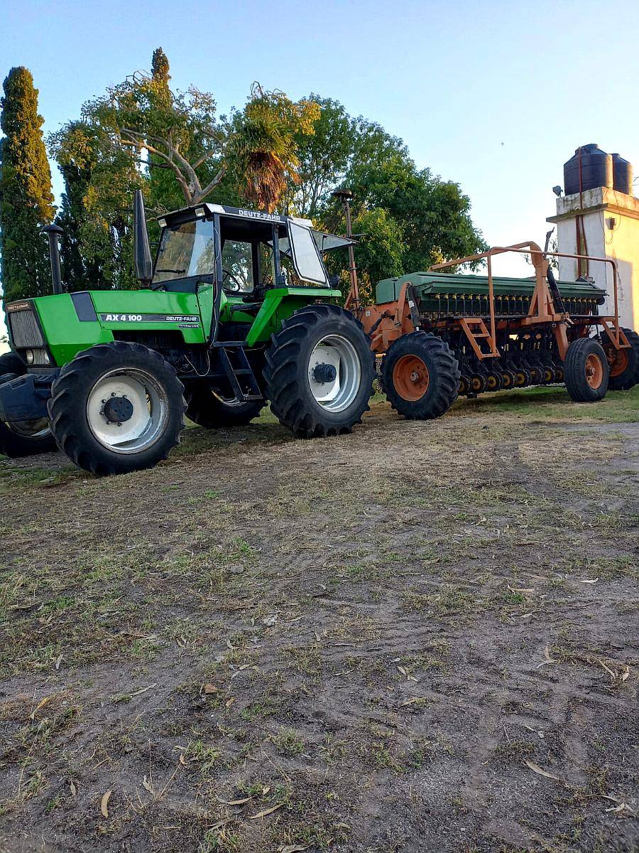 Vendo Sembradora Dumaire 710 de 25 a 19 CM.