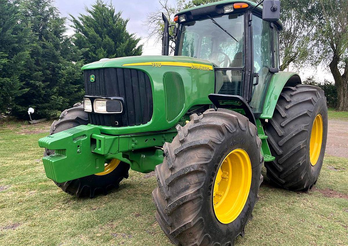 Tracotor John Deere 7515 2010 - 145 HP - muy Bueno