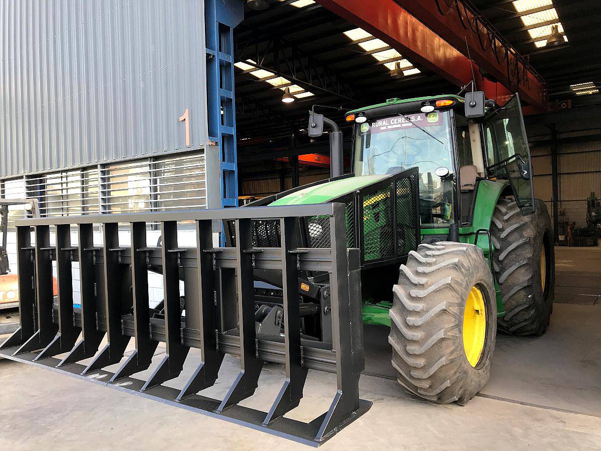 Rastrillo Destacuruzador AMG para Tractores