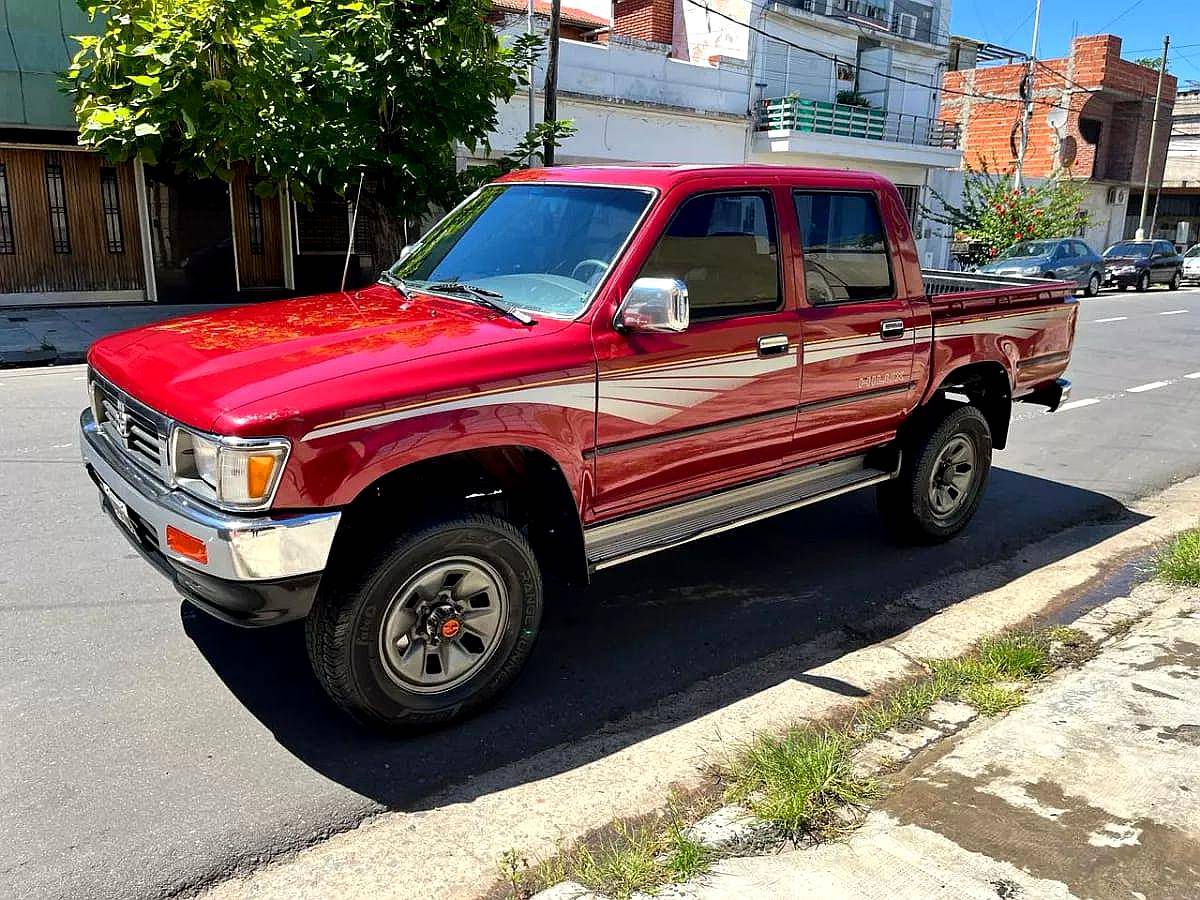 Toyota Hilux SR5 Motor 2.8 4X4 año 2001