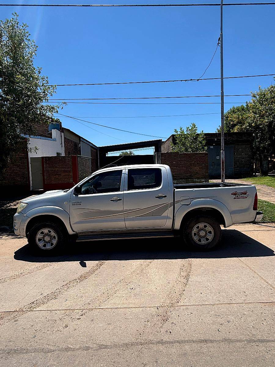 Toyota Hilux 3.0 4X4 SR