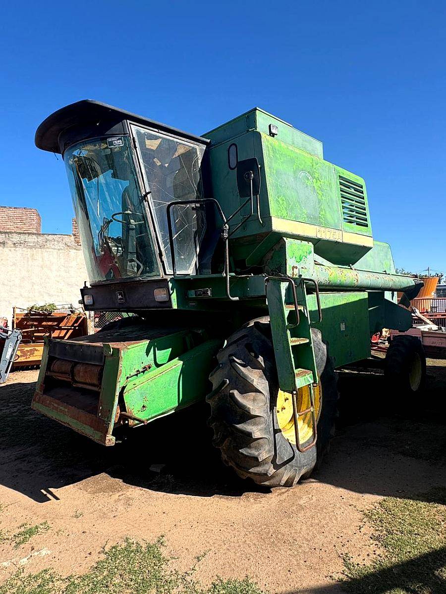 Cosechadora John Deere 1175 con Plataforma Soja Trigo