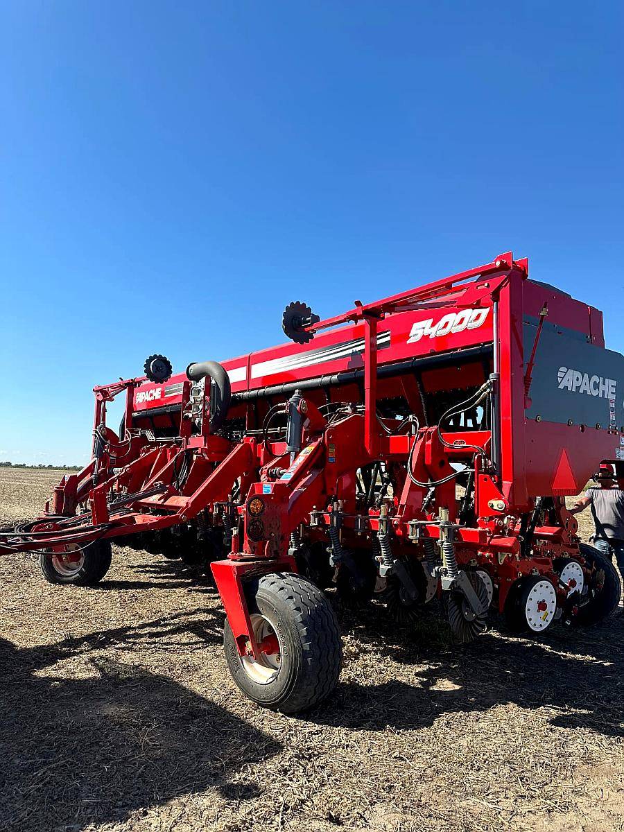 Sembradora Apache 54000 MAX de Grano Fino