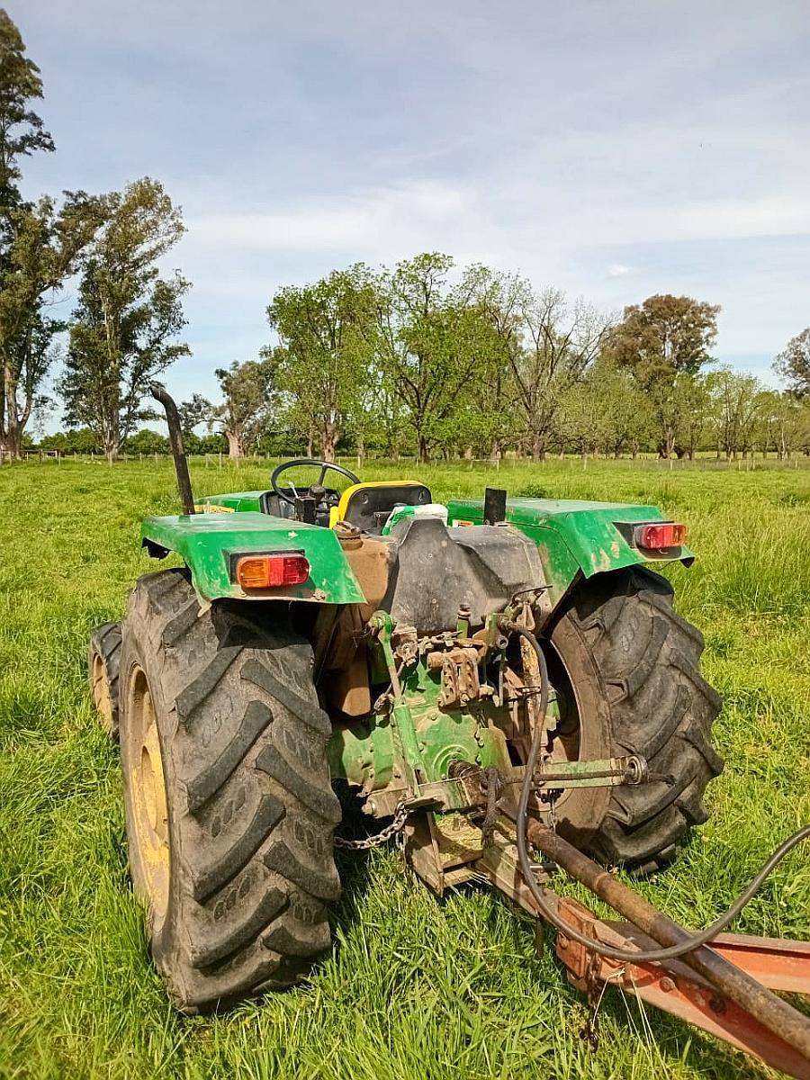 Tractor John Deere 5403 - Año: 2008 - u$s 16.200 - Agroads