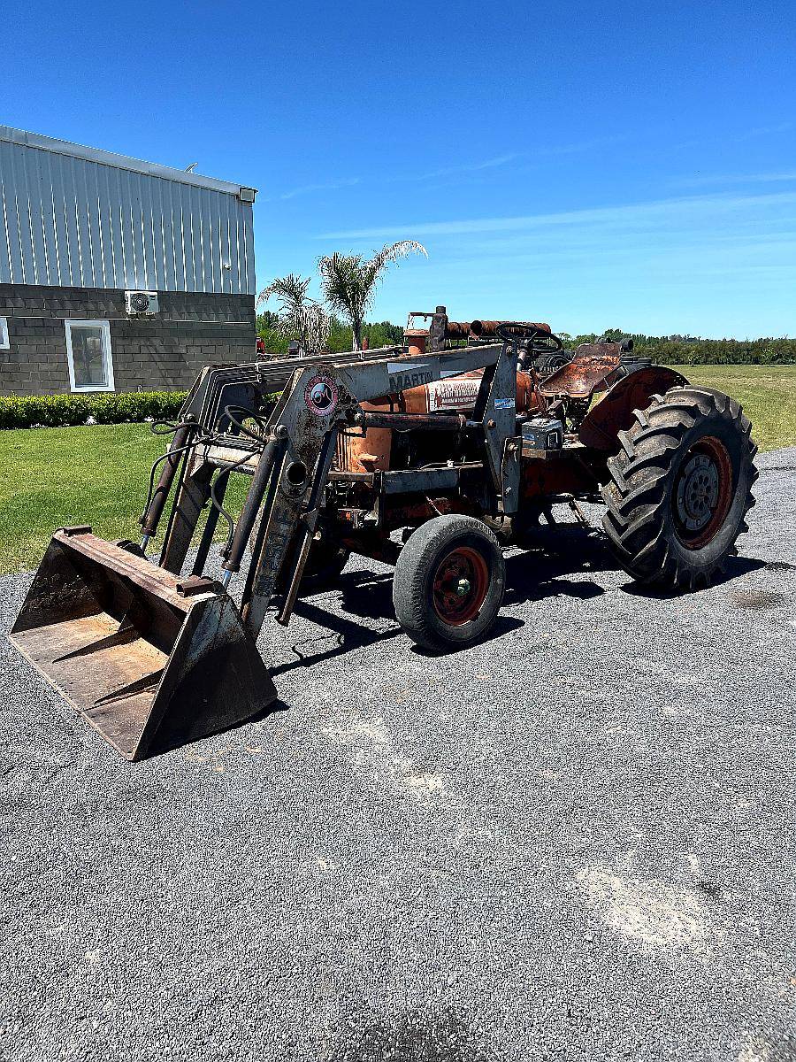 Tractor Someca 45 con Pala Frontal Omar Martin