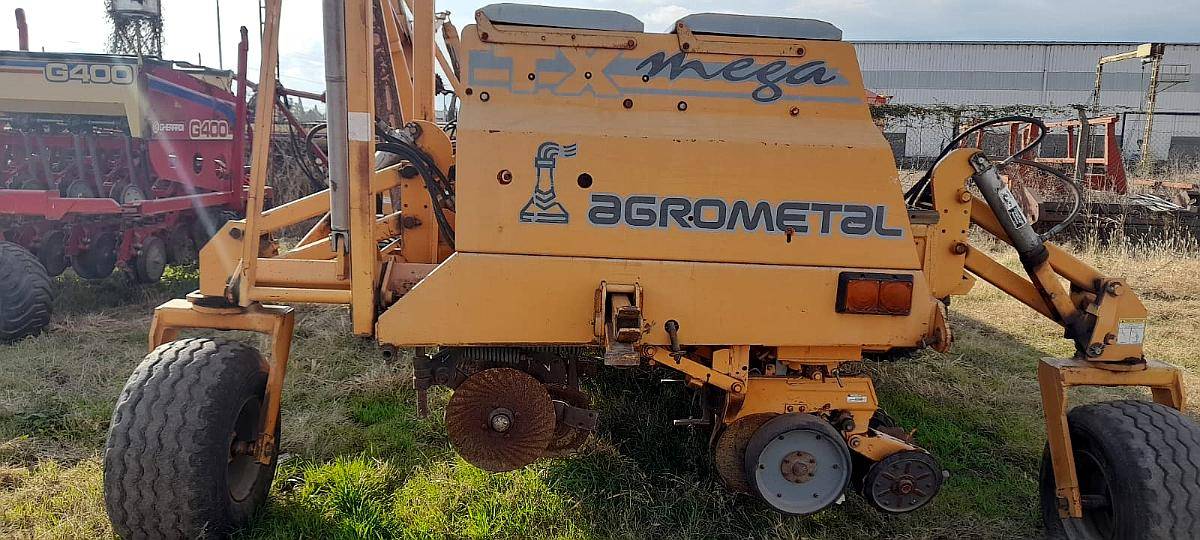 Sembradora Agrometal de 18 X 52.5cm