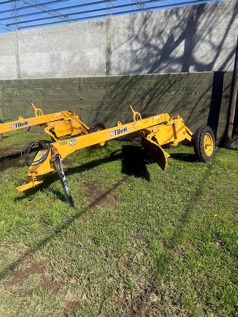 Niveladora de Arrastre N4 Tbeh