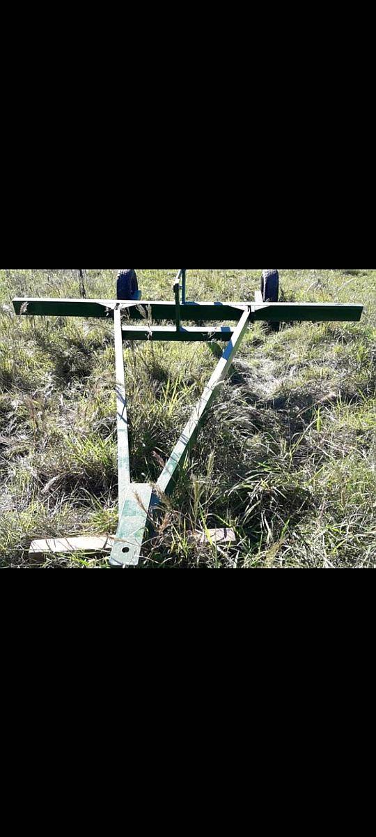 Rastron Nivelador de Arrastre para Caminos Rurales