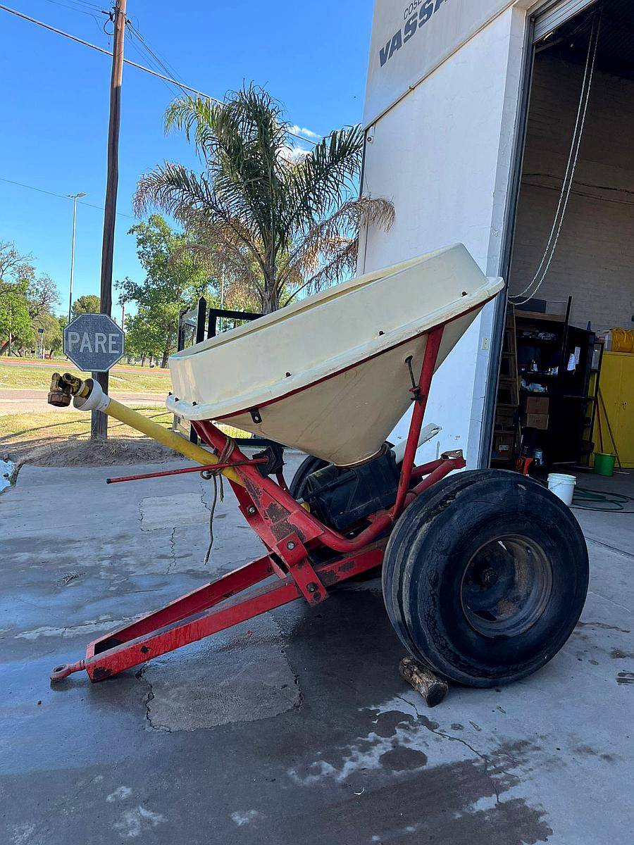 Fertilizadora Tanzi para Grano Fino