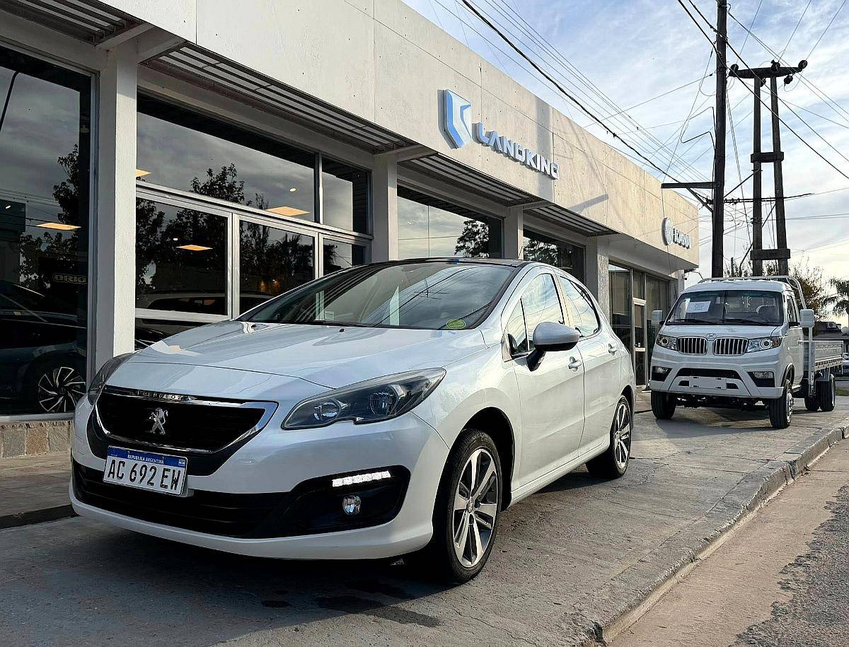 Peugeot 308 Allure Pack NAF THP Tiptronic 2018 con 43.000km