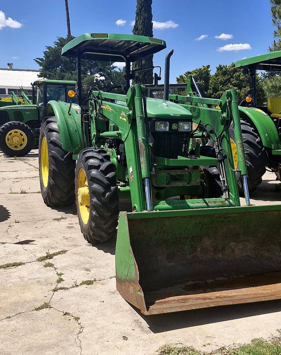 Tractor John Deere 5090 - 2015