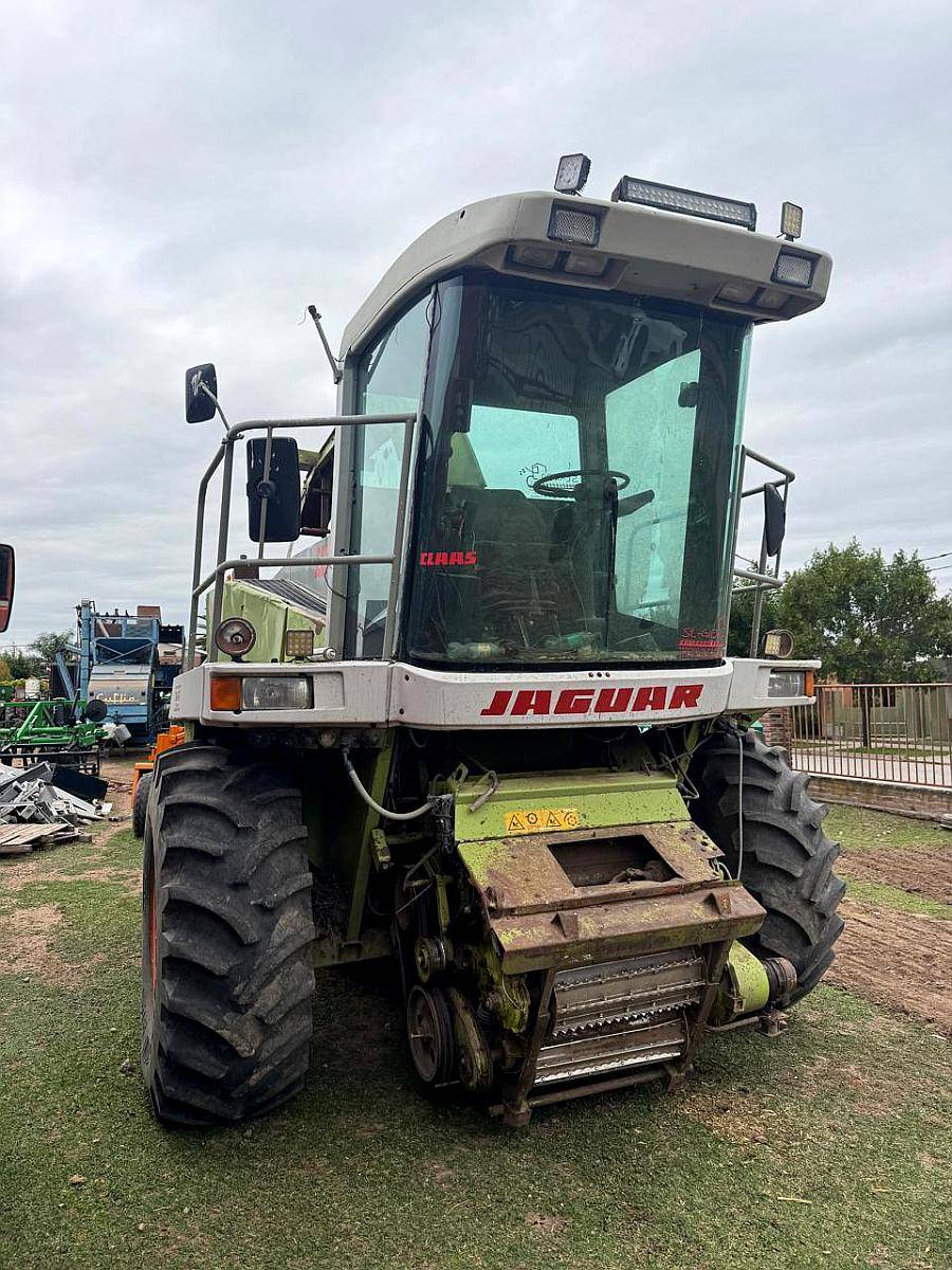 Claas Jaguar 860 – Picadora Autopropulsada para Reparar
