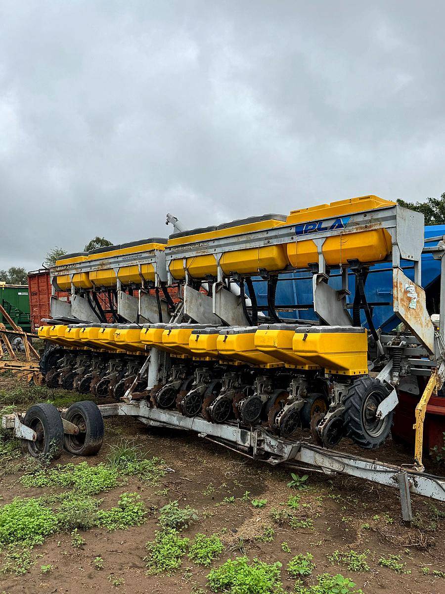 Sembradora Pla AGP 2412 Autotrailer