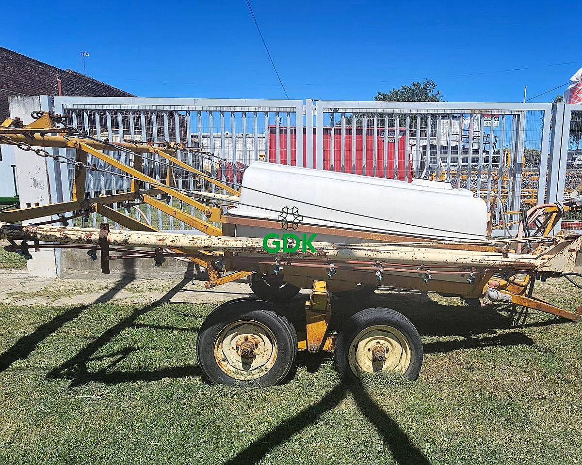 Pulverizador de Arrastre 2000 Lts. Grosspal. Disponible