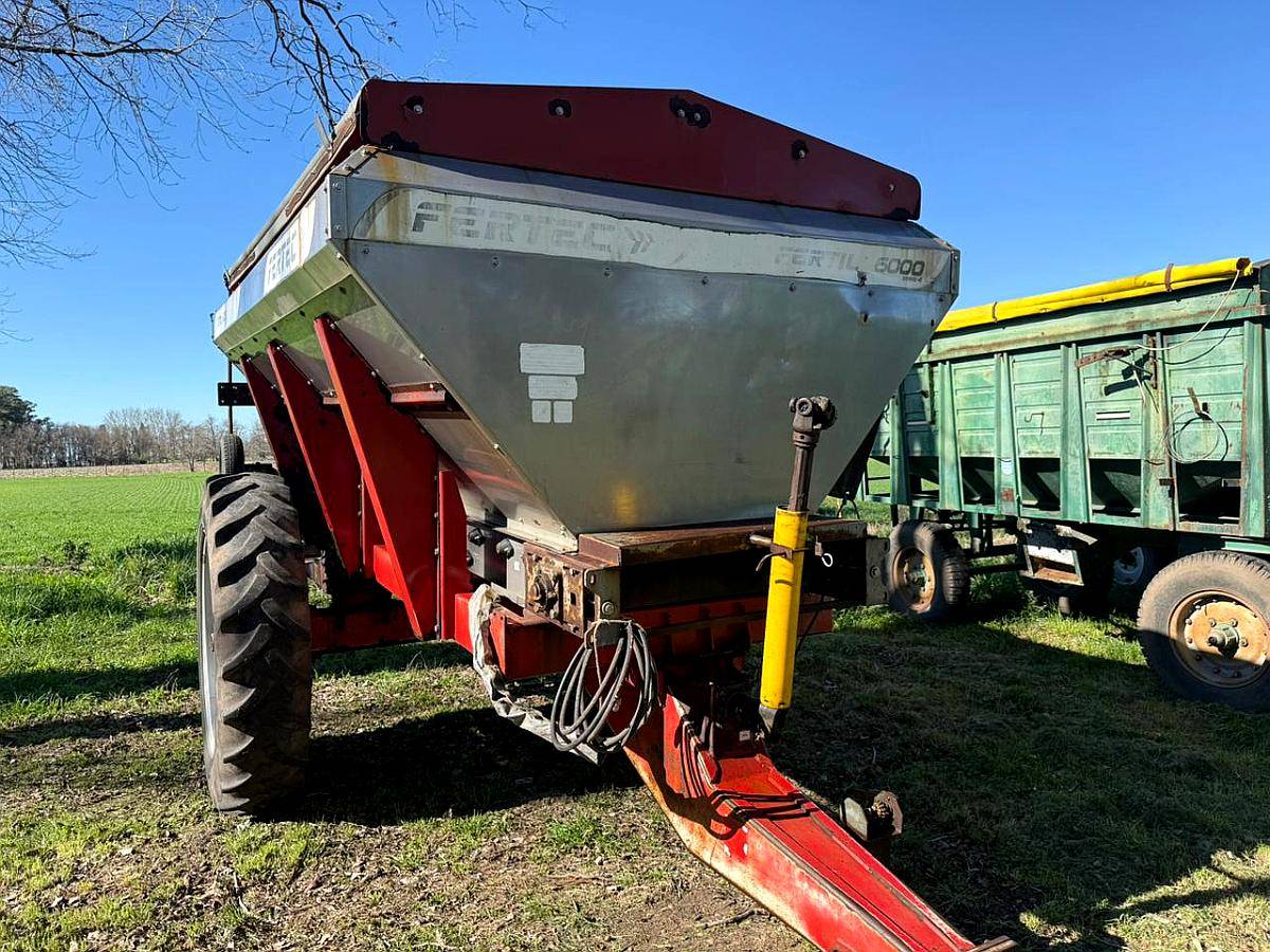 Fertilizadora de Arrastre Fertec - 6000l - Acero Inoxidable