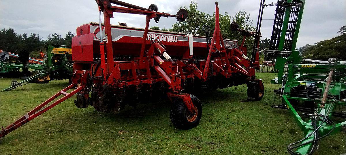 Sembradora Crucianelli 3520 con Alfalfero y Sensores Cuffia