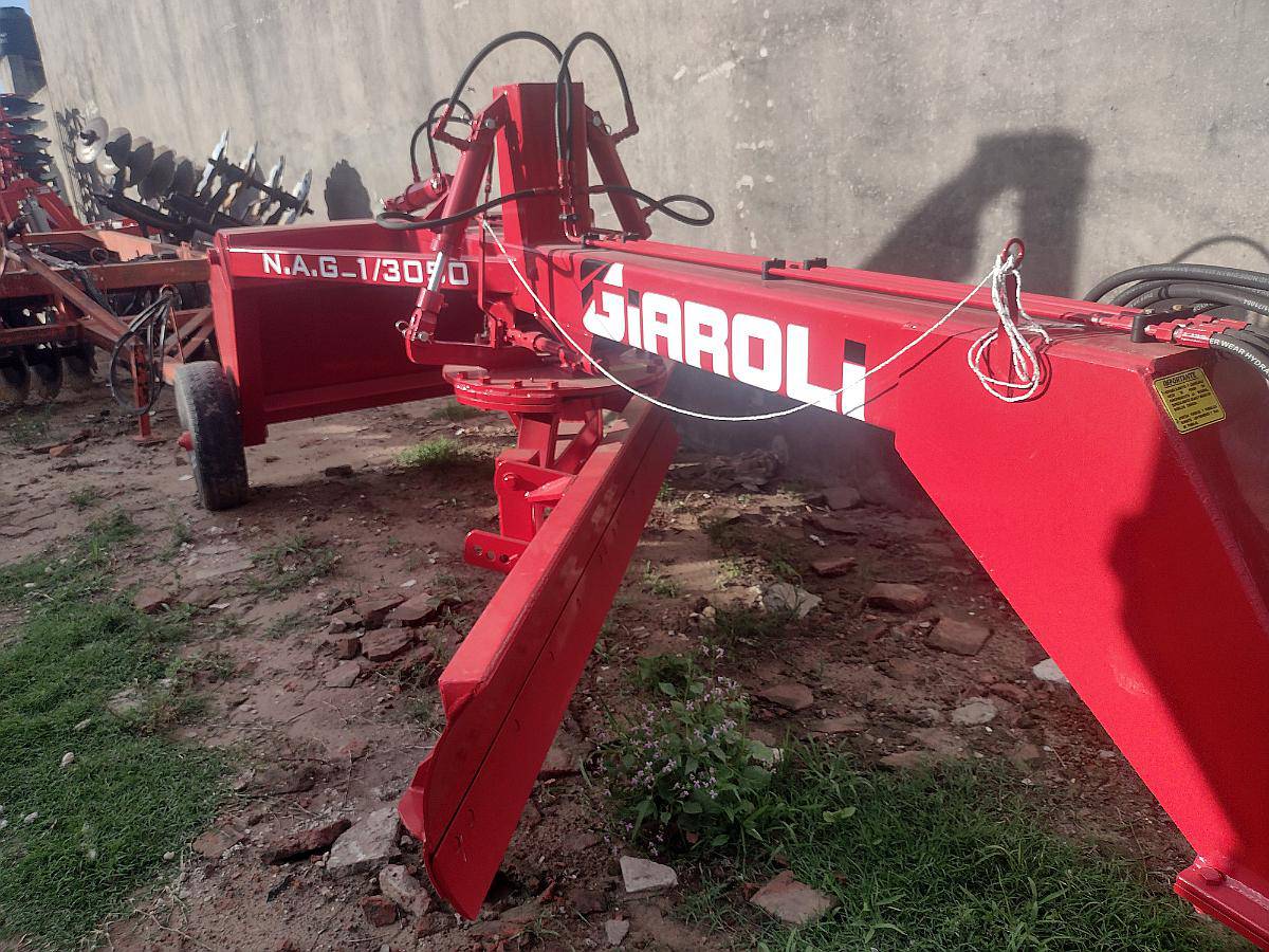 Niveladora Giaroli Hidráulica de 3,05m
