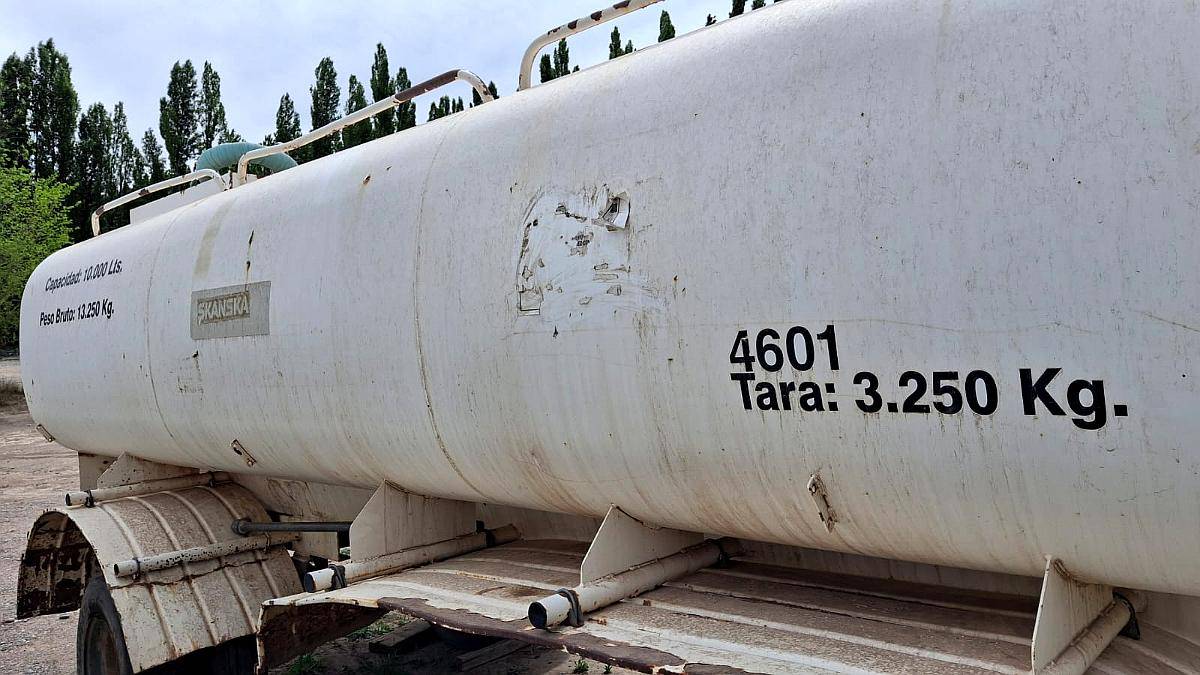 Acoplado Tanque Regador 10.000 Lts con Doble Rompeolas