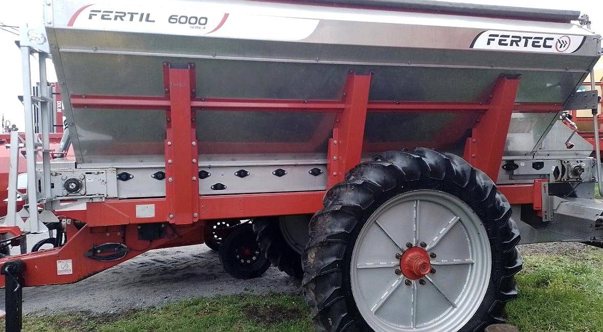 Fertilizadora de Montado Fertec de 6000 Lts