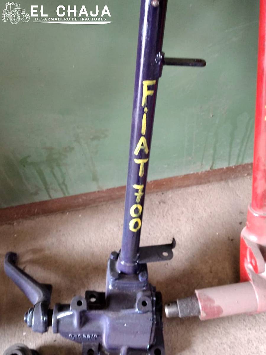 Columnas de Dirección Fiat 700.-