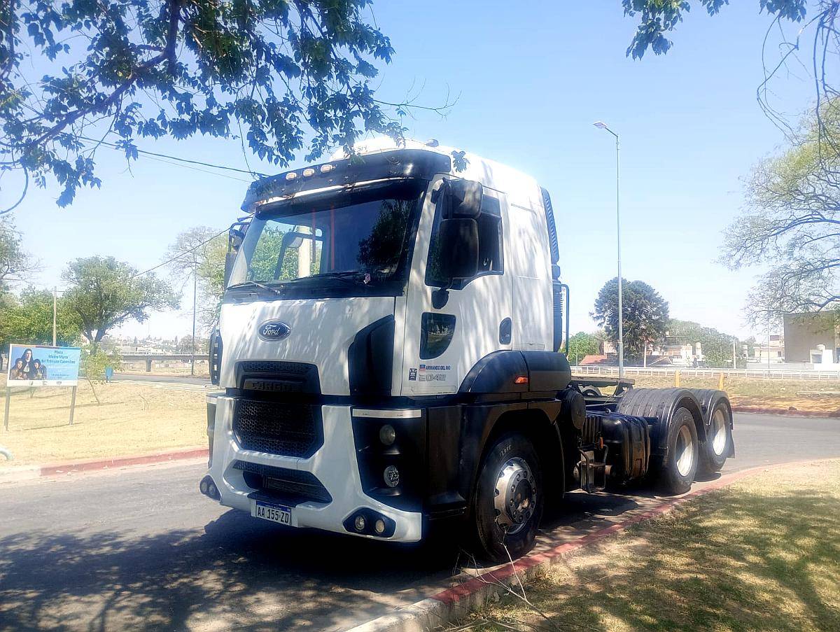 Ford Cargo 2042 año 2016 Tipo 6X2 MOT Reparado Hace 80000km