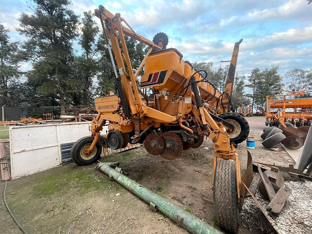 Sembradora Grano Grueso Agrometal TX 3 10-52,