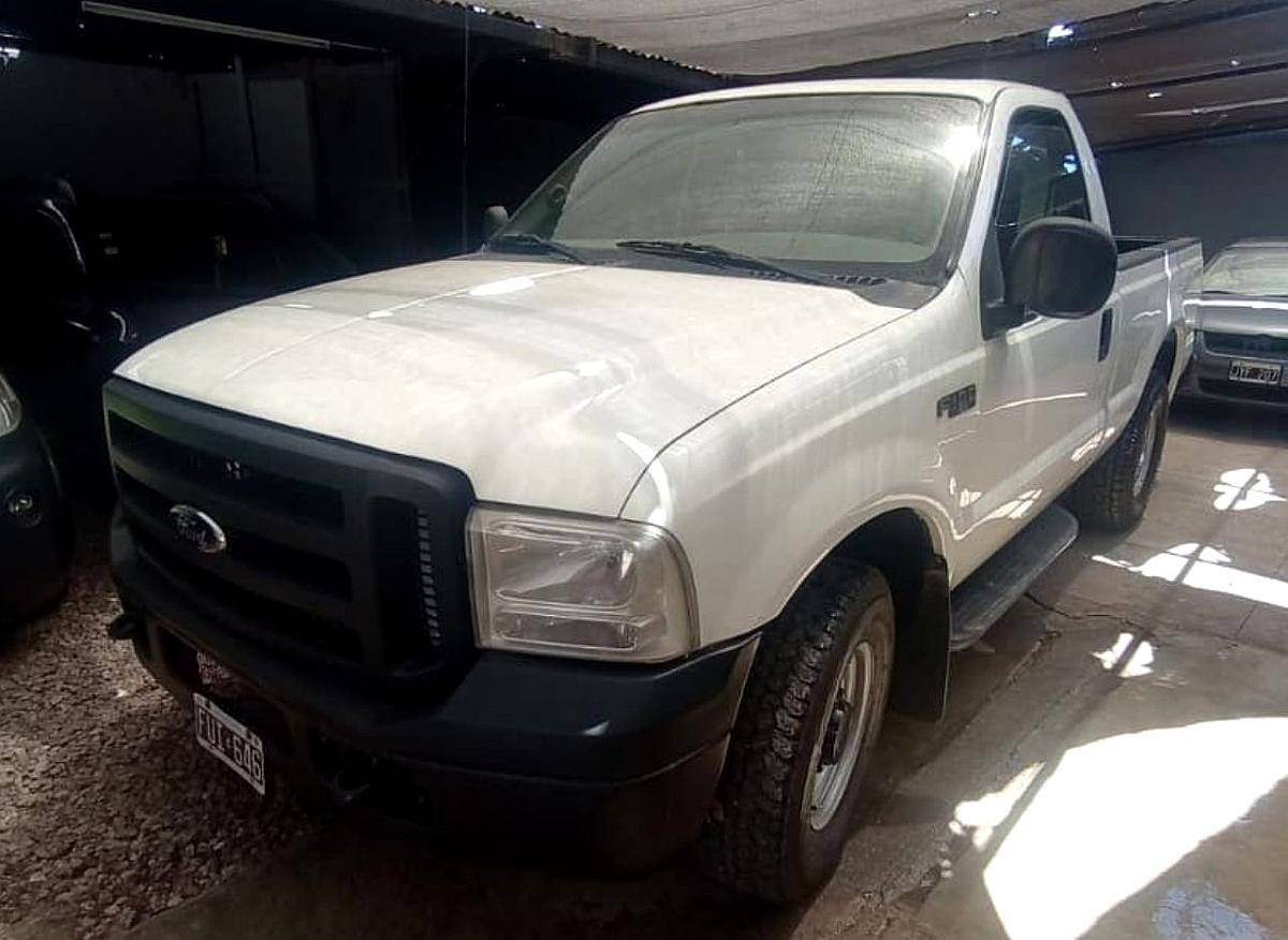 Ford F-100 3.9 TDI XL Plus 2006 Diesel $23.999.000 369.000km