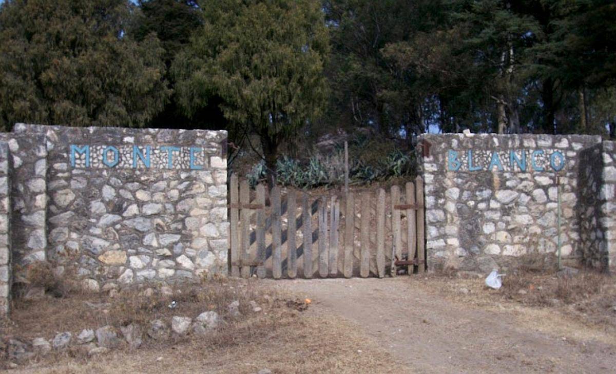 Se Vende Casa en 10 Hectáreas Frente al Dique (punilla)