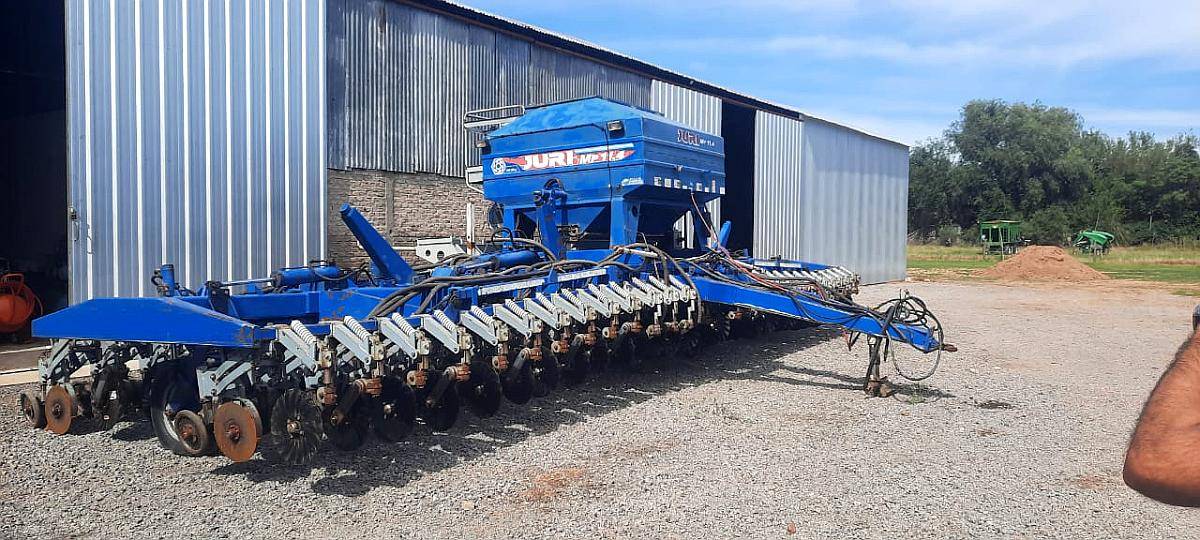 Sembradora Juri 11.4 de 57 a 20. año 2008. Monitor Agrotax