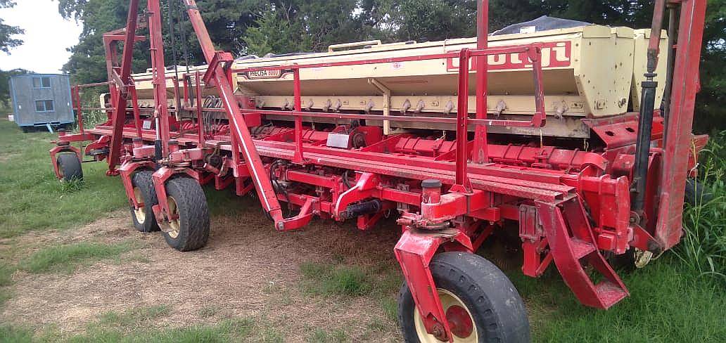Sembradora Giorgi PR 8000 de 18 S a 52 cm Fert. en Linea