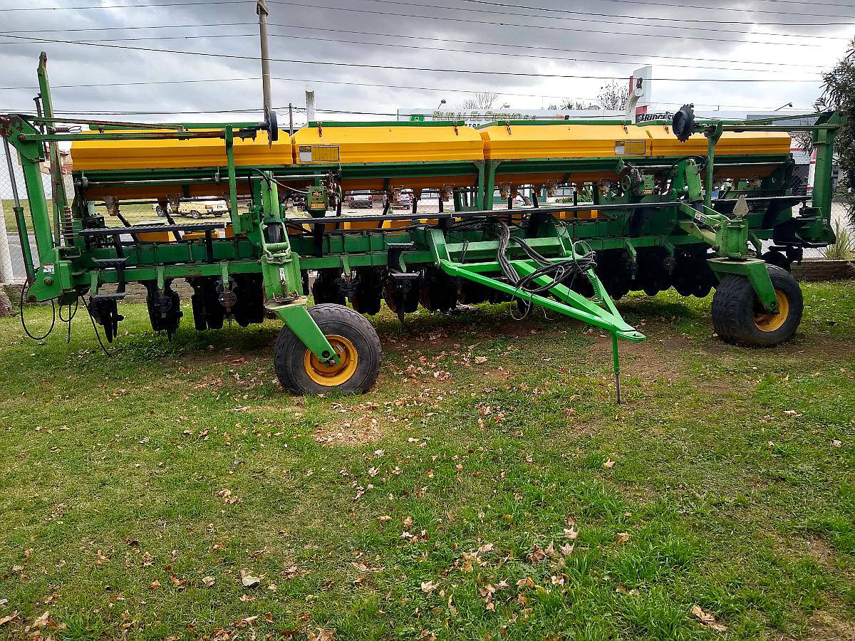 Sembradora 16/42 CM. Usada Erca , Doble Fertilizacion con