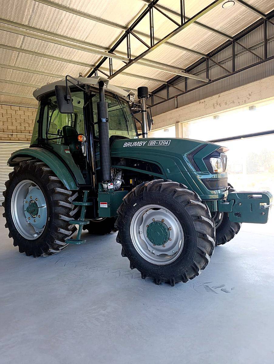 Tractor de 120 HP 4X4 Brumby Bidcom Agro