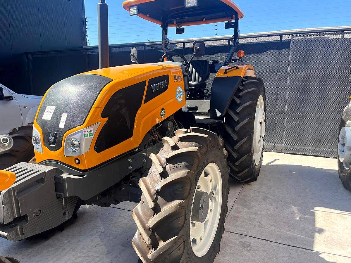 Valtra a 750 80 HP 4X4